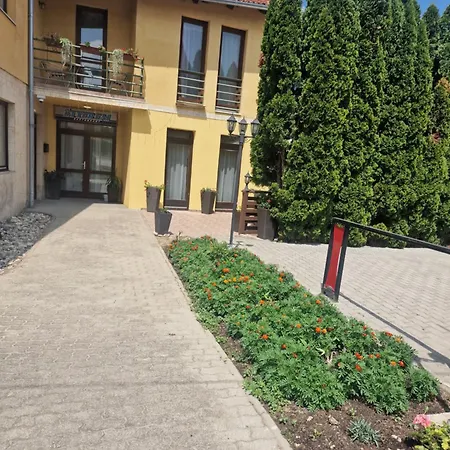 Toscana Étterem és Panzió Bed & Breakfast