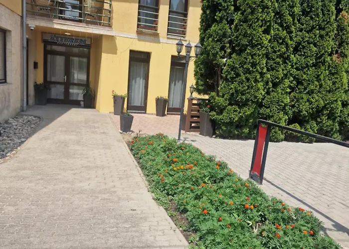 Toscana Panzió Bed and breakfast