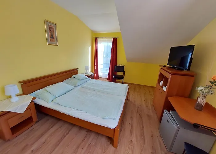 Toscana Panzió Bed and breakfast